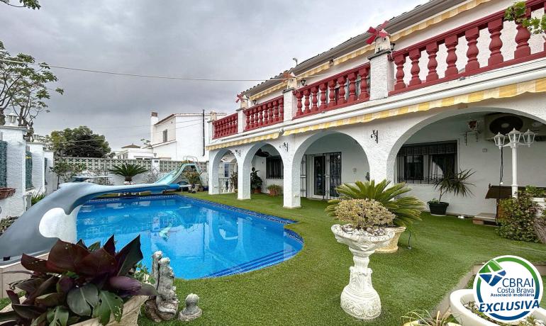 for sale House in Empuriabrava, Costa Brava