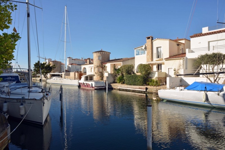 Comment une agence immobiliére  Empuriabrava peut vous aider à  trouver l'âppartement 