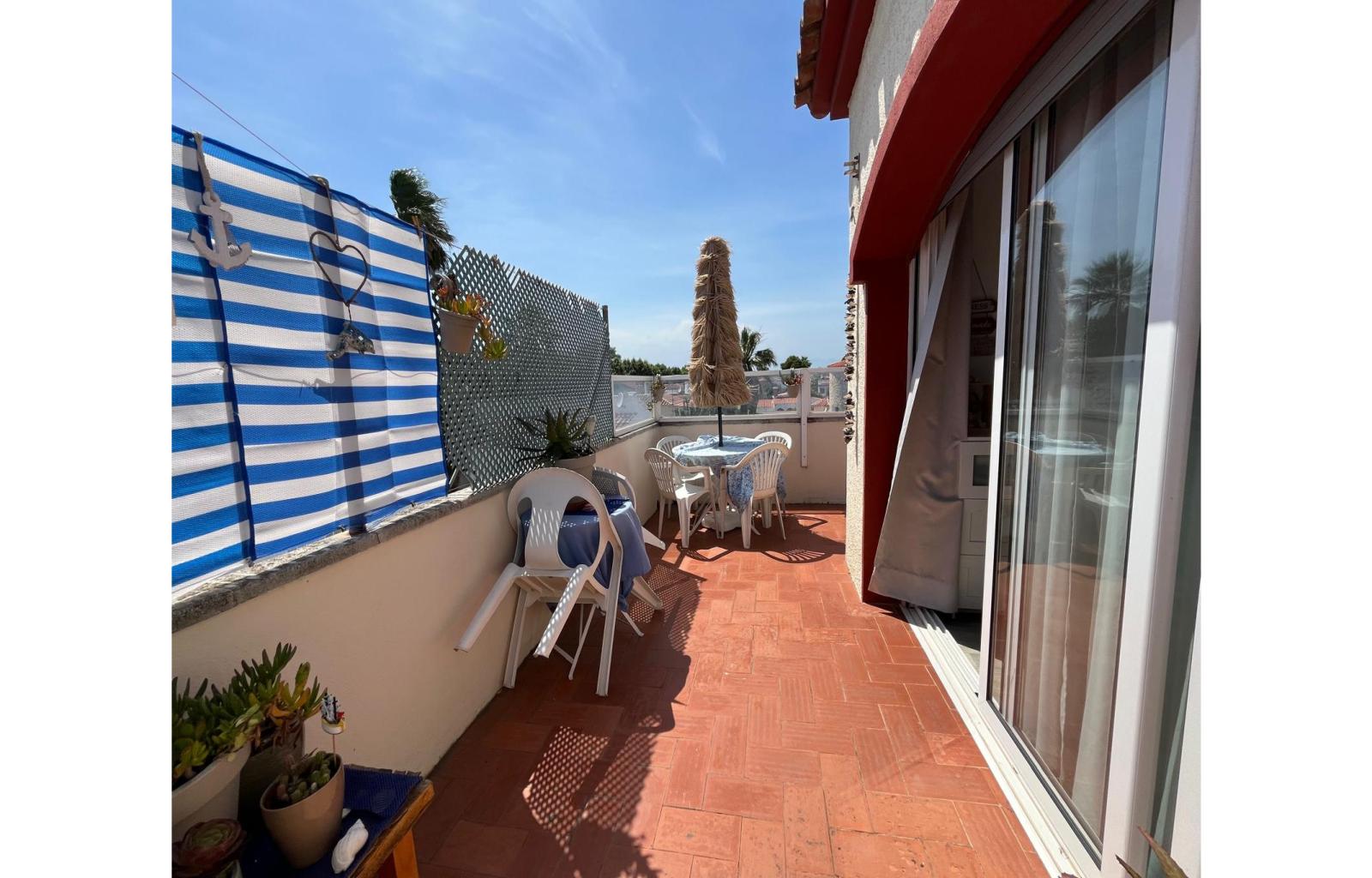Cozy 85 m² apartment with a large balcony 250m from the beach in Empuriabrava. - Moxo - Ref. CBR6510 - photo 5