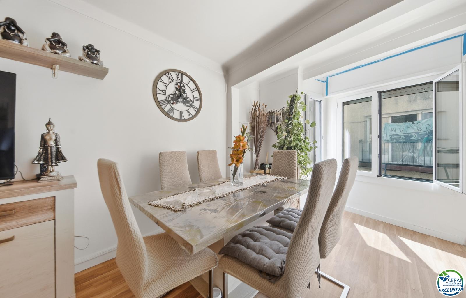 Apartment in the Heart of the Town Centre, Just 250 Metres from the Beach. - Ref. CBR6529 - photo 11