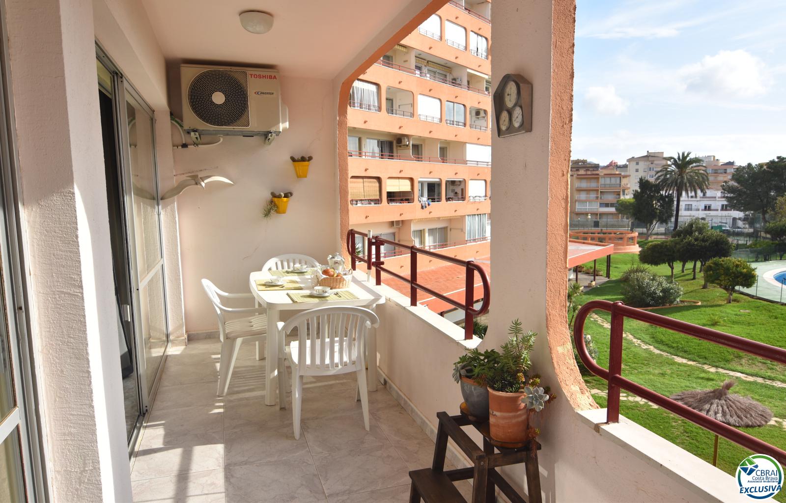 Apartment with tourist license in Santa Margarita, Roses, with terrace and communal swimming pools. - Santa Margarida - Ref. CBR6476 - photo 3