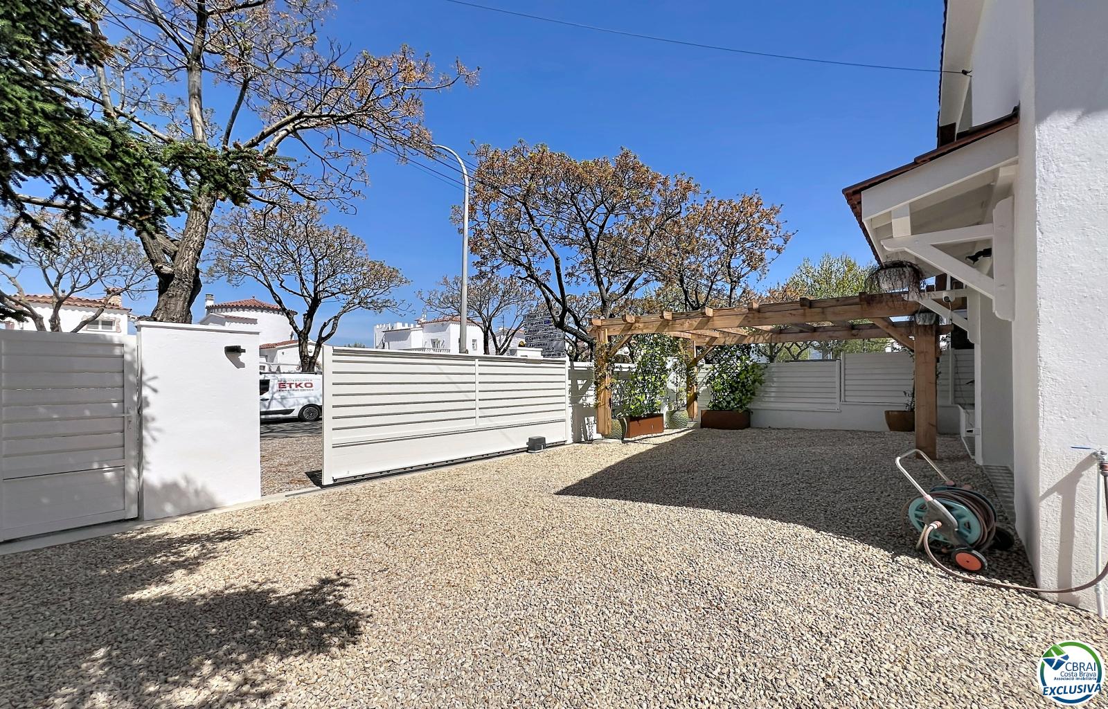 Renovated house with 5 bedrooms and tourist license in Empuriabrava, Peni area. - Ref. CBR6475 - photo 45
