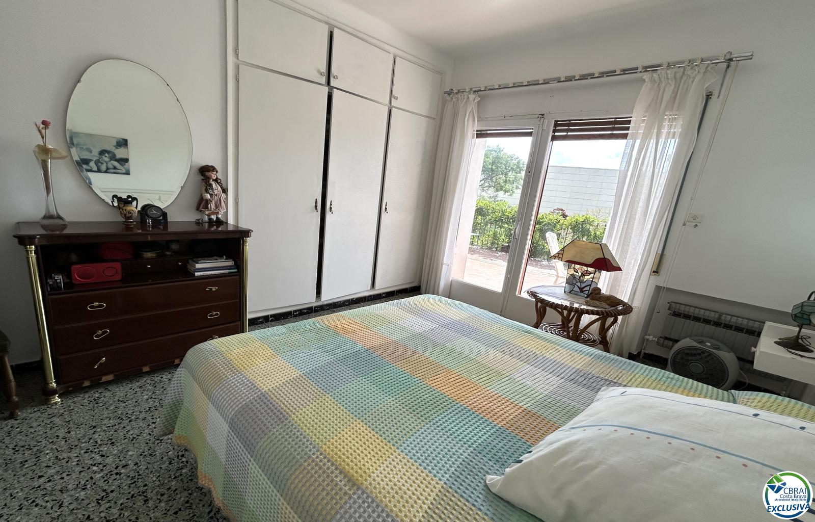 House in Llançà with a tourist license, sea views, and just a few meters from the beach. - Grifeu - Ref. CBR6637 - photo 27