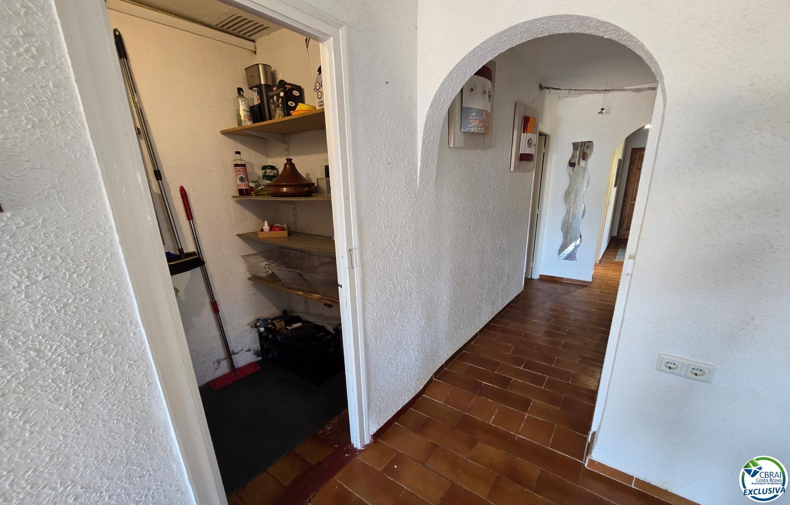 14x3.70 m Private Mooring Before the Bridges with Apartment & Parking - Salins - Ref. CBR6589 - photo 29
