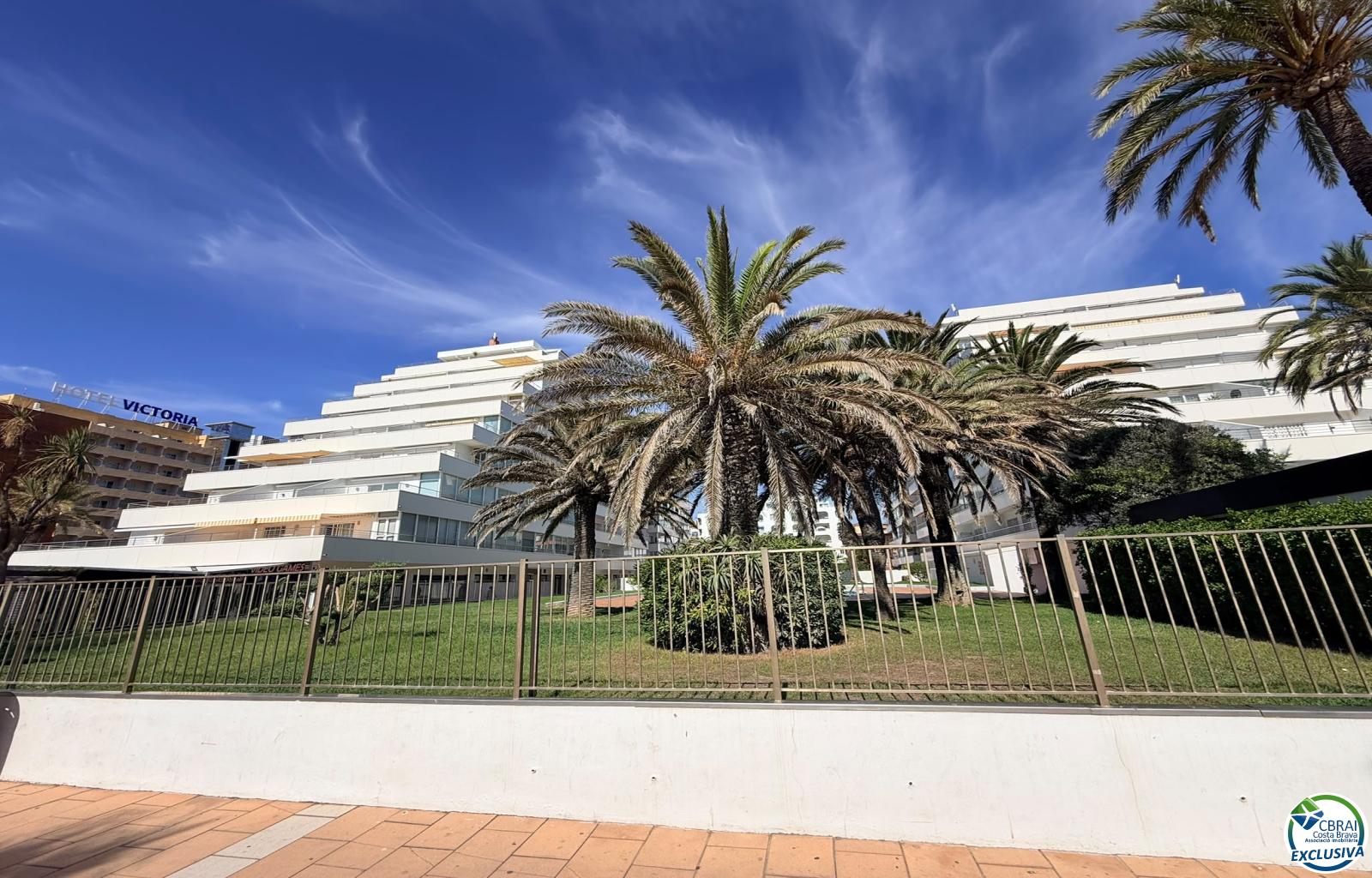 Seafront location, spectacular sea views and fully renovated - Santa Margarida - Ref. CBR6663 - photo 36