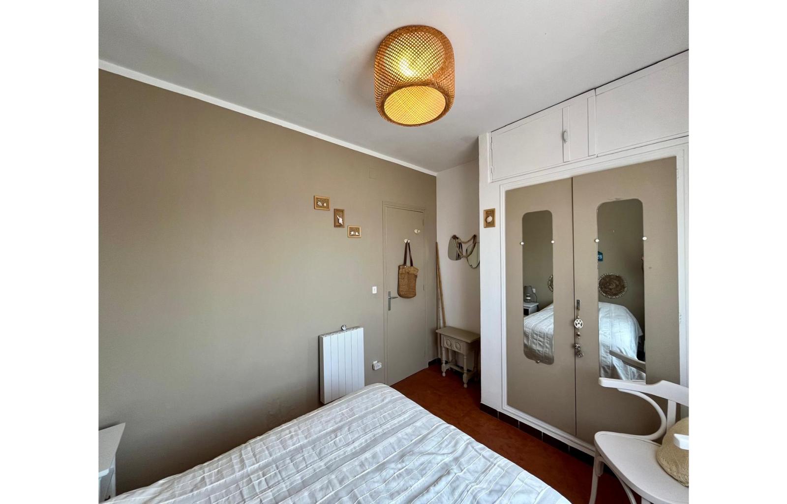 Cozy 85 m² apartment with a large balcony 250m from the beach in Empuriabrava. - Moxo - Ref. CBR6510 - photo 12