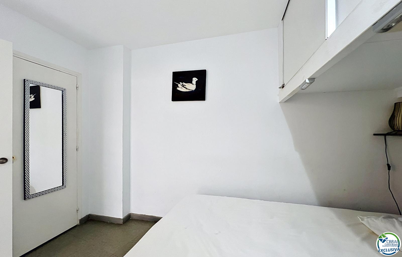 Renovated apartment with sea views on the beachfront in Empuriabrava. - Muga - Ref. CBR6640 - photo 13