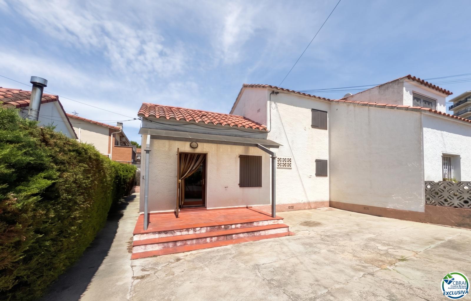 Unique opportunity in Mas Matas, Roses — Semi-detached house with private plot, ready for your renovation project - Mas Mates - Ref. CBR6588 - photo 3