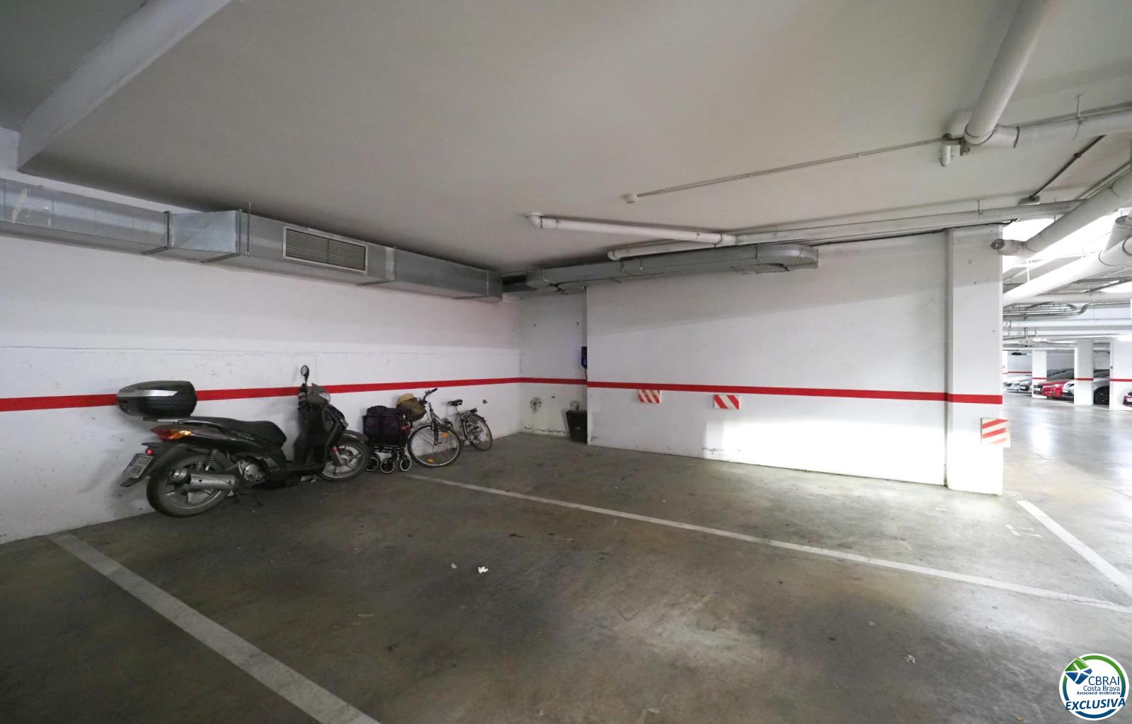 Penthouse duplex with large terrace and parking in central Roses - Centre - Ref. CBR6427 - photo 27