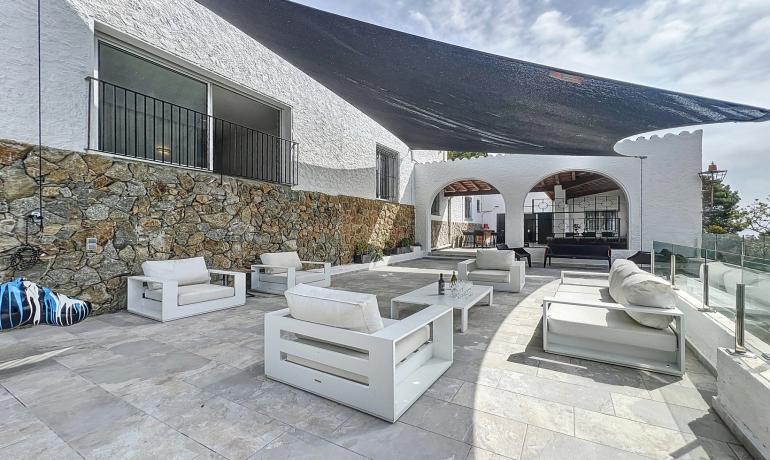 Exclusiva propietat a Cala Almadrava – Roses | Vistes panoràmiques i privacitat inigualable