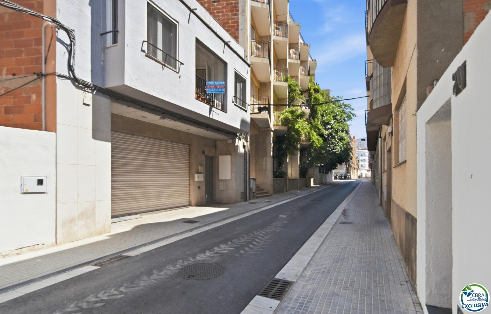 Apartment in the Heart of the Town Centre, Just 250 Metres from the Beach. - Ref. CBR6529 - photo 29