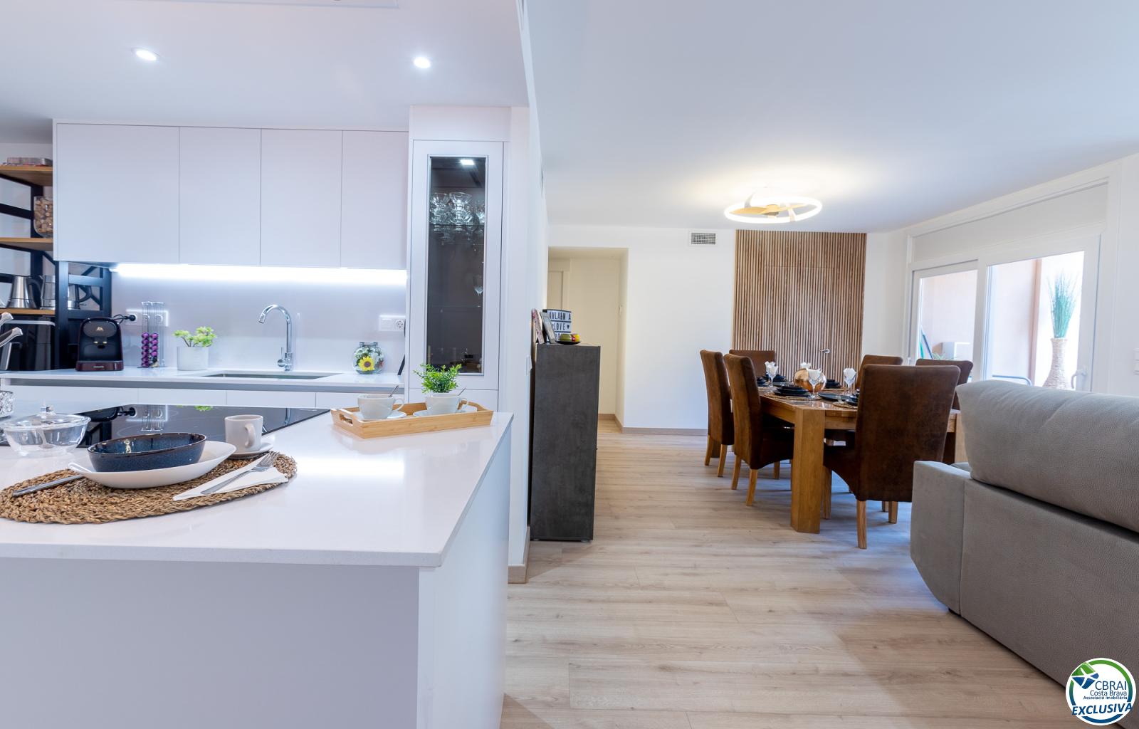 Renovated apartment with 3 bedrooms 100 m from the beach in Roses. - Centre - Ref. CBR6355 - photo 6