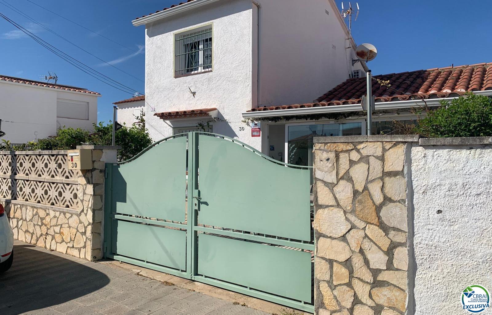 Beautiful 3 bedroom house with garden in Santa Margarita-Roses - Santa Margarida - Ref. CBR6417 - photo 7