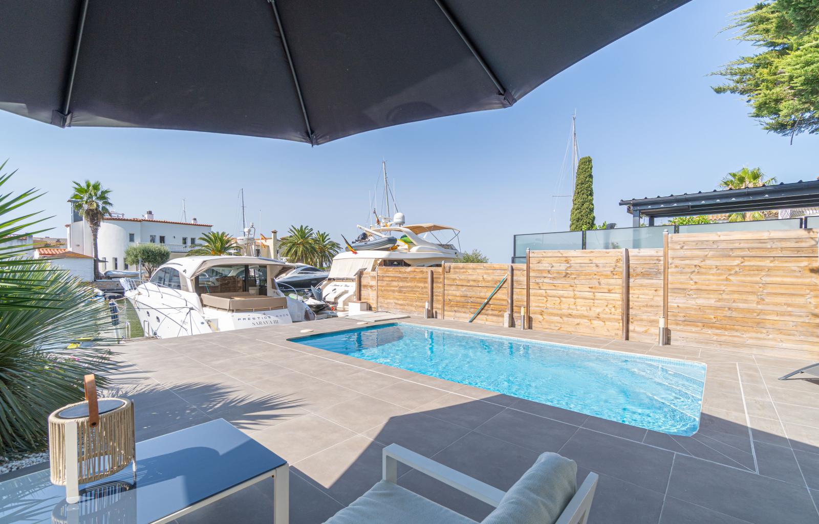 Elegant Waterfront villa with pool, private mooring and direct canal access in Santa Margarita - Santa Margarida - Ref. CBR6598 - photo 34