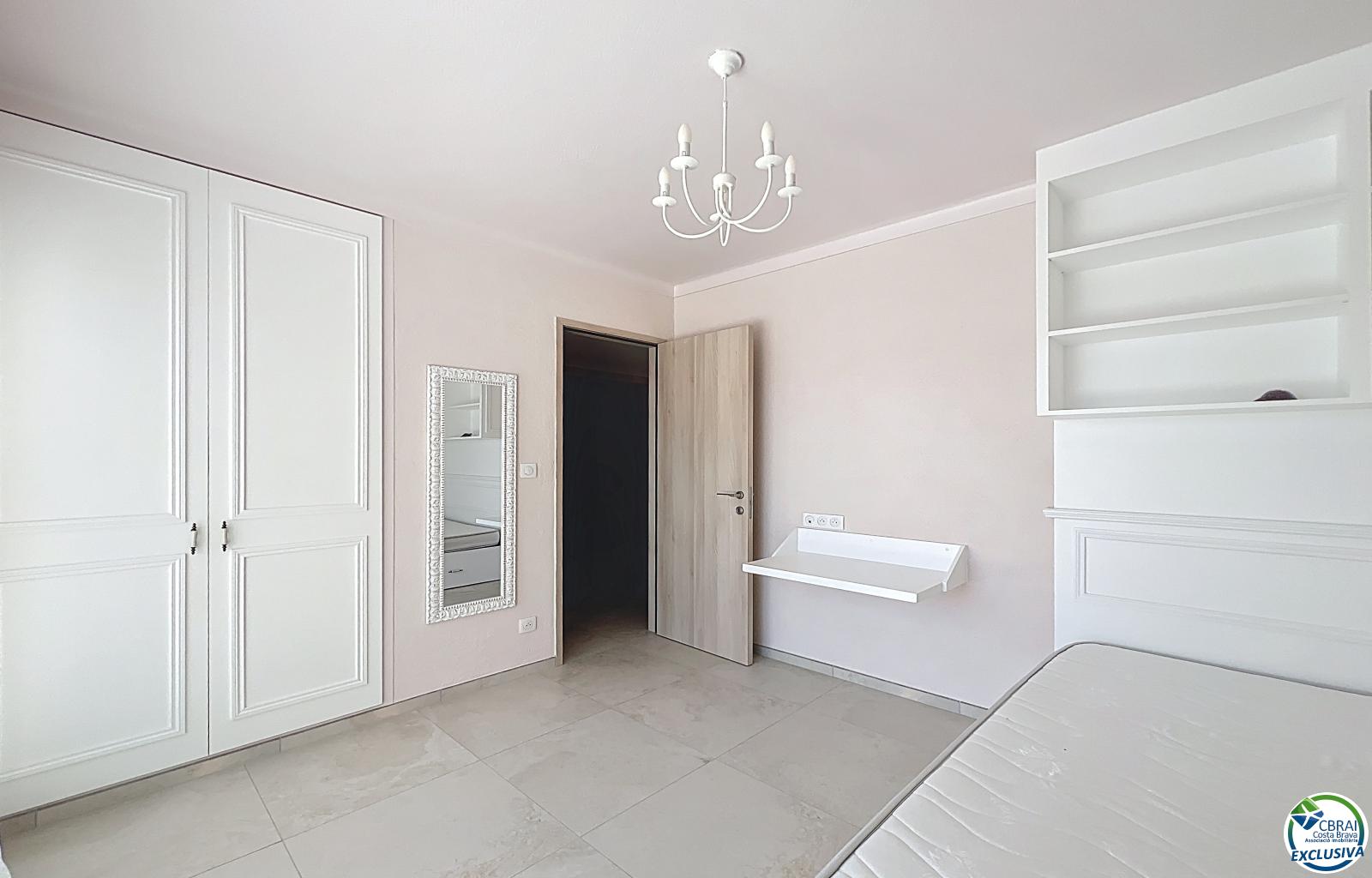 Renovated house with 5 bedrooms and tourist license in Empuriabrava, Peni area. - Ref. CBR6475 - photo 29