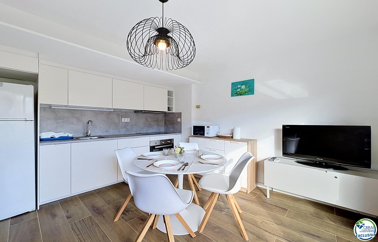 Renovated apartment with tourist license in the center of Rosas, 150m from the beach - Centre - Ref. CBR6548 - photo 7