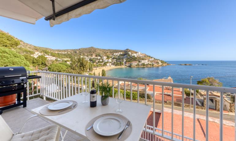 Sea View Apartment with Tourist License in Canyelles Petites