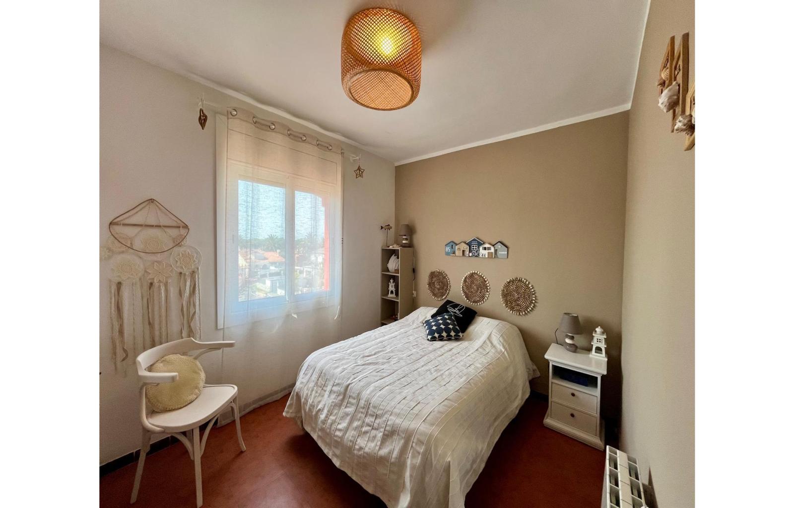 Cozy 85 m² apartment with a large balcony 250m from the beach in Empuriabrava. - Moxo - Ref. CBR6510 - photo 11