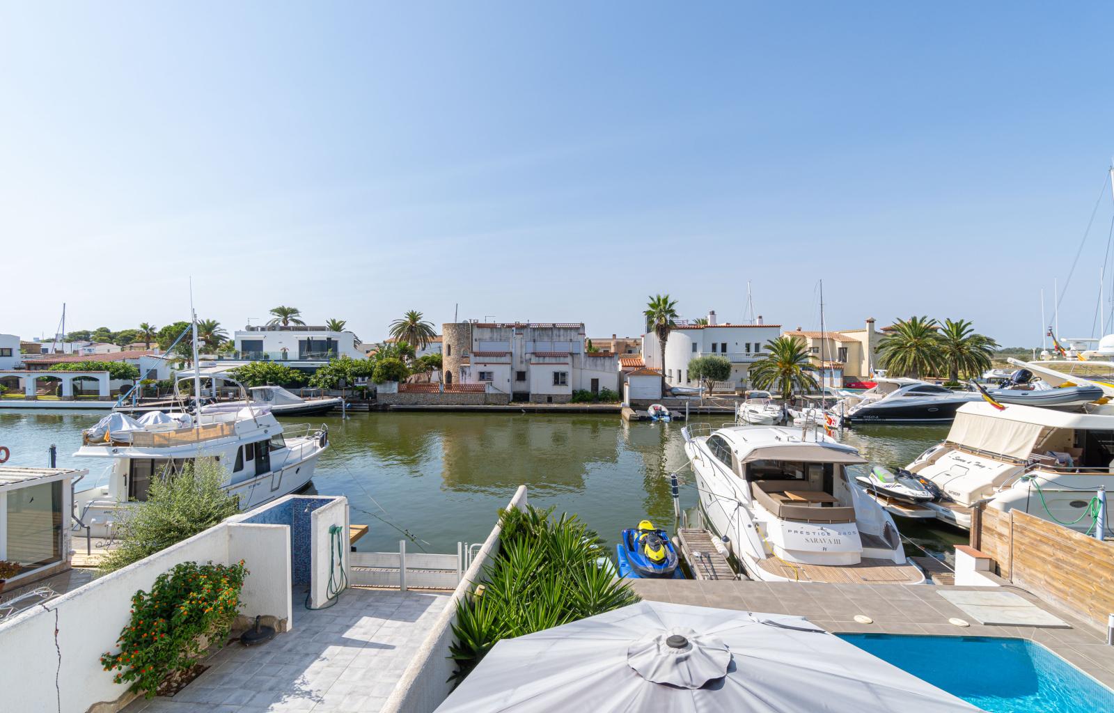 Elegant Waterfront villa with pool, private mooring and direct canal access in Santa Margarita - Santa Margarida - Ref. CBR6598 - photo 48