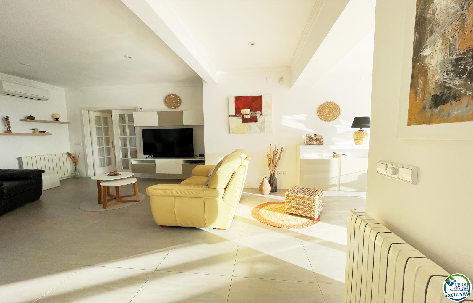 PANORAMIC VILLA WITH SEA VIEWS, PRIVATE POOL AND LARGE PLOT IN MAS FUMATS - Ref. CBR6372 - photo 6
