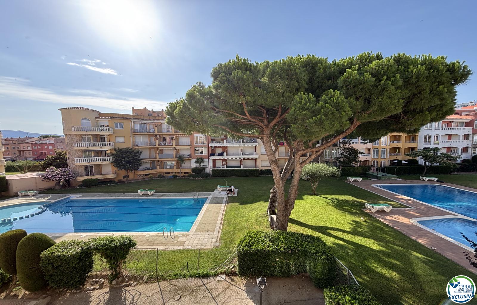 Apartment with terrace and swimming pool in Empuriabrava - Gran reserva - Ref. CBR6545