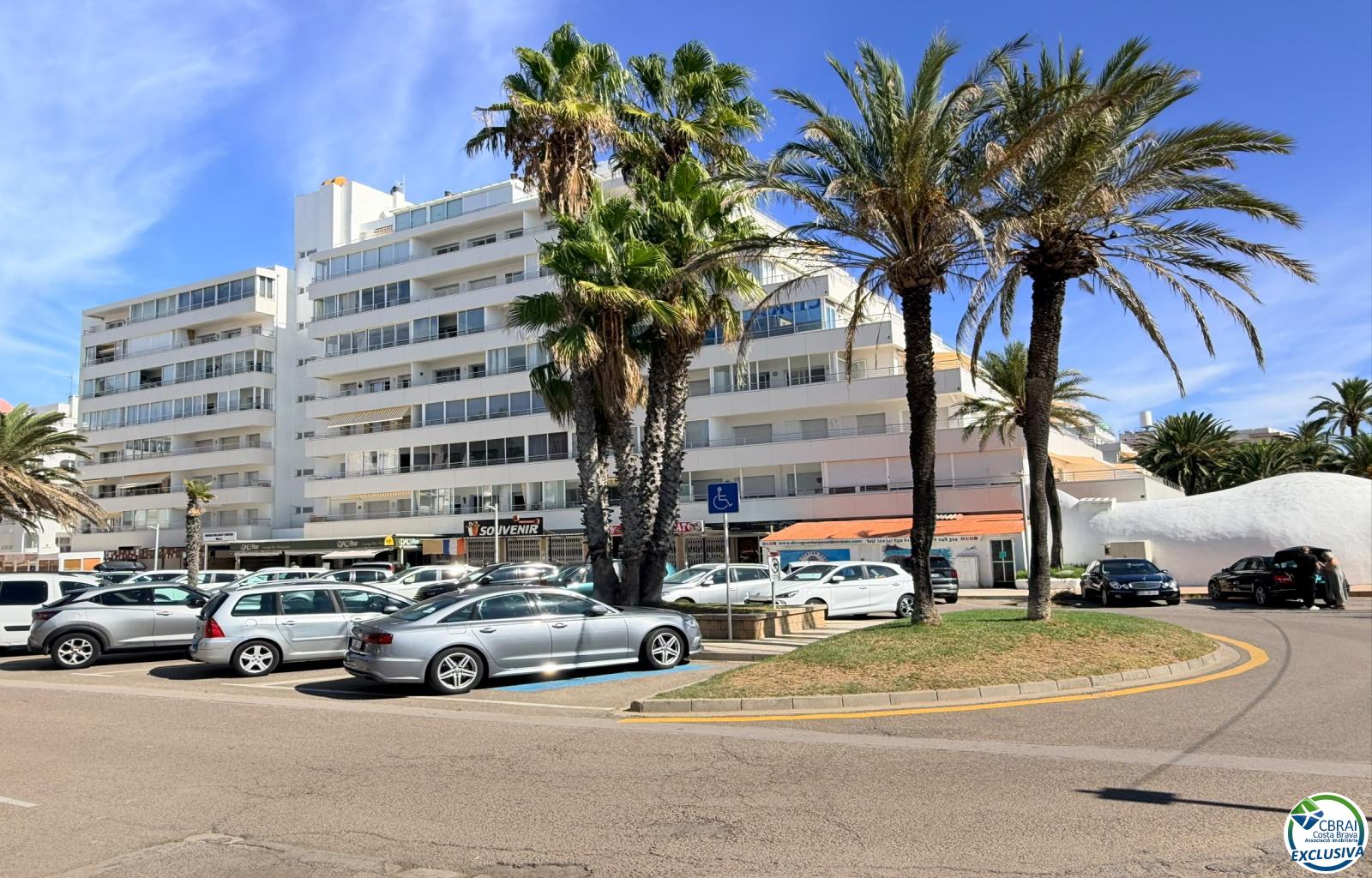 Seafront location, sea views, parking, swimming pools and gardens by the beach. - Santa Margarida - Ref. CBR6664 - photo 43