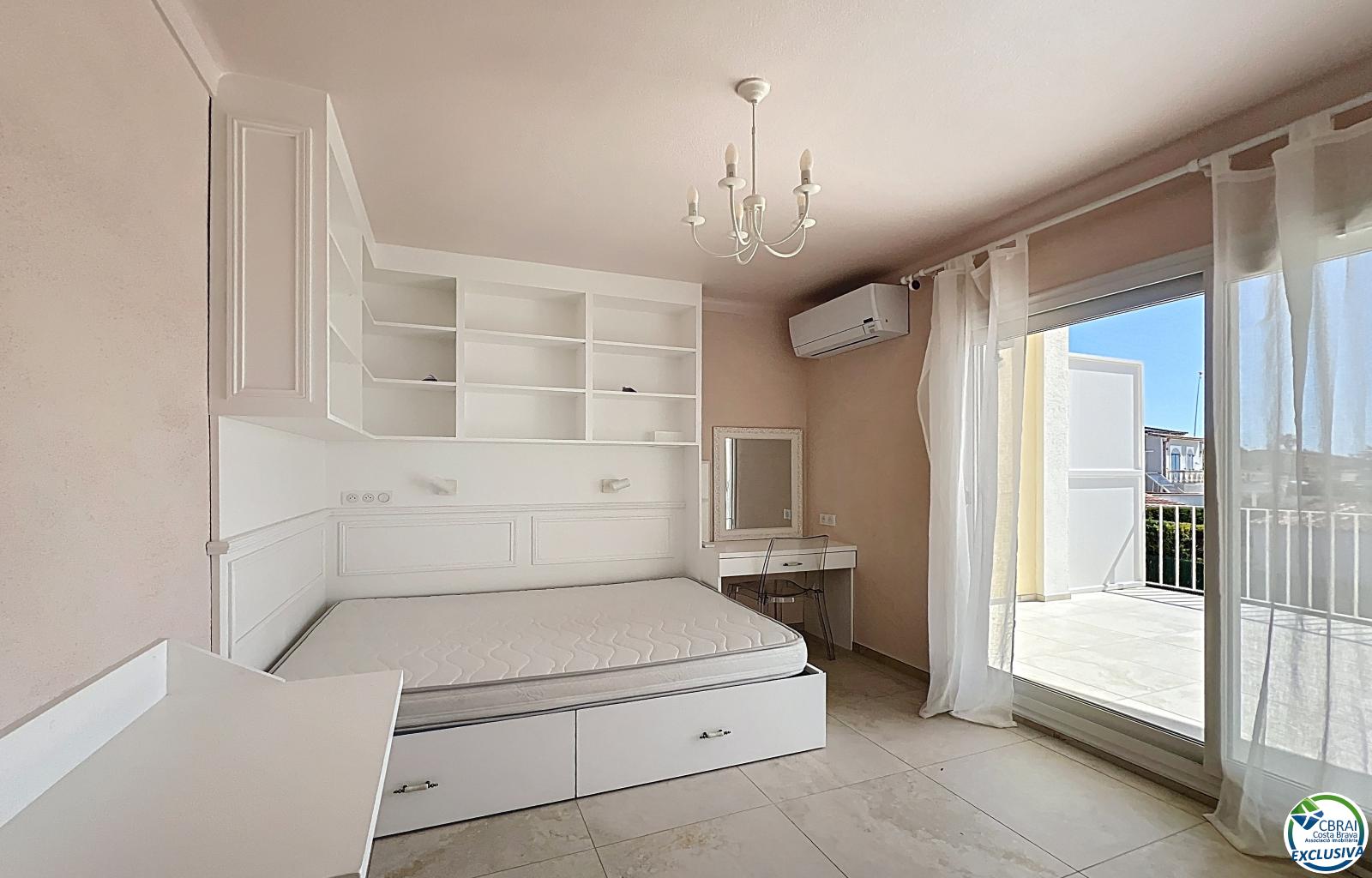 Renovated house with 5 bedrooms and tourist license in Empuriabrava, Peni area. - Ref. CBR6475 - photo 31