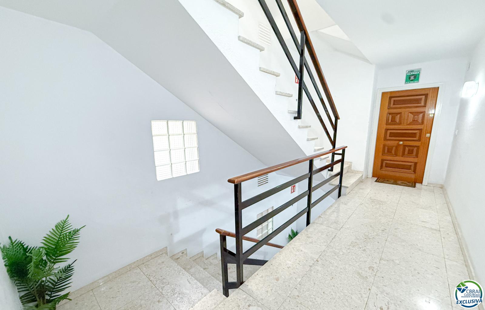 Apartment for Sale in Roses - Centre - Ref. CBR6600 - photo 2