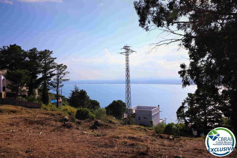 Terreno urbano de 1150m2 con vistas al mar