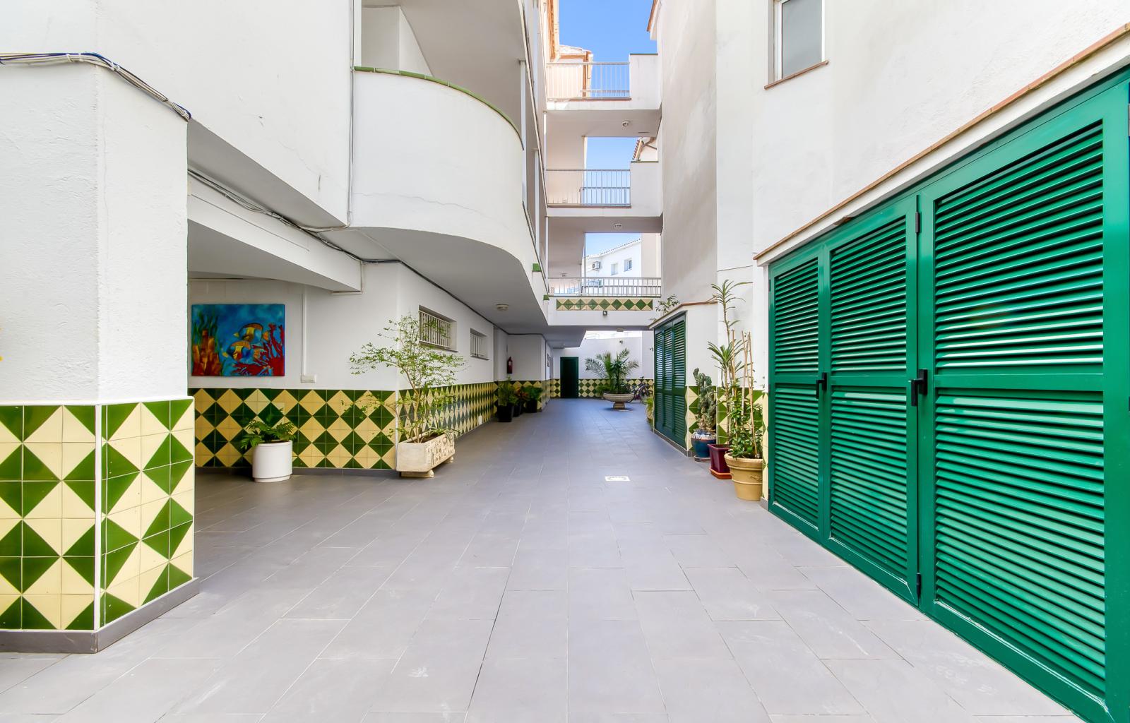 GROUND FLOOR APARTMENT IN EMPURIABRAVA WITH CANAL VIEWS - Poblat típic - Ref. CBR6431 - photo 16