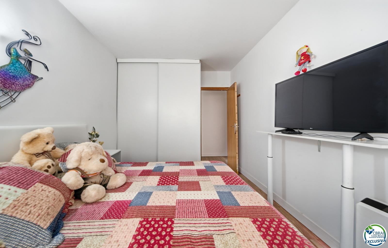 Apartment in the Heart of the Town Centre, Just 250 Metres from the Beach. - Ref. CBR6529 - photo 20