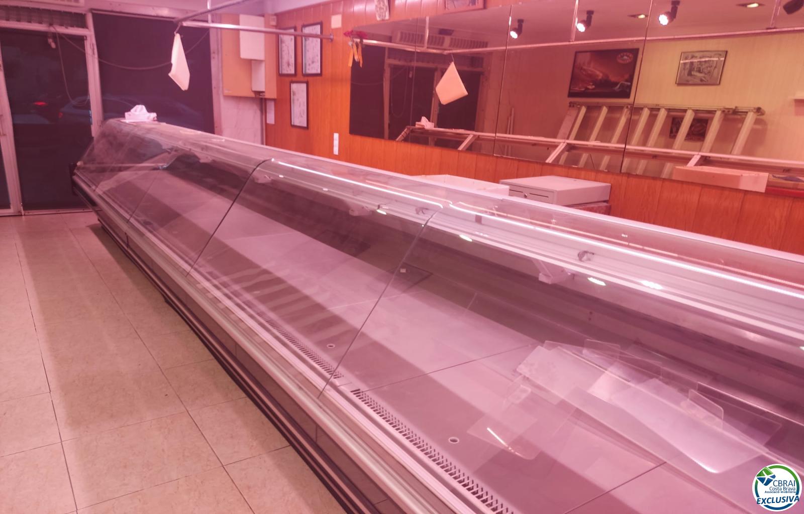 For sale commercial premises, former butcher shop. - Puigmal - Ref. CBR6667 - photo 2