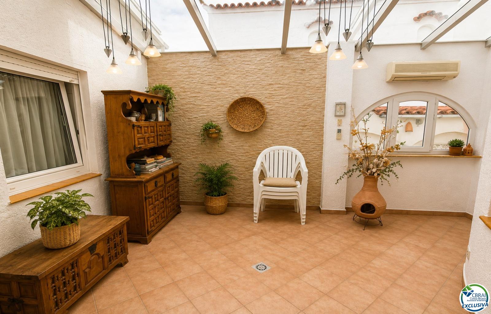 Villa de caractère, terrain de 500 m² et amarrage privé à Empuriabrava - Ebre - Ref. CBR6631 - photo 18