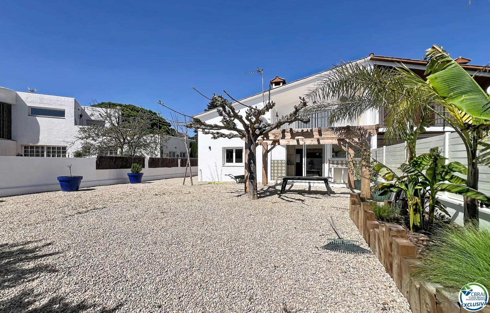 Renovated house with 5 bedrooms and tourist license in Empuriabrava, Peni area. - Ref. CBR6475 - photo 11