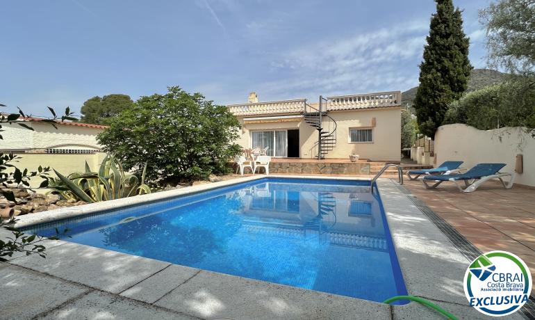 Sales House in Roses, Costa Brava