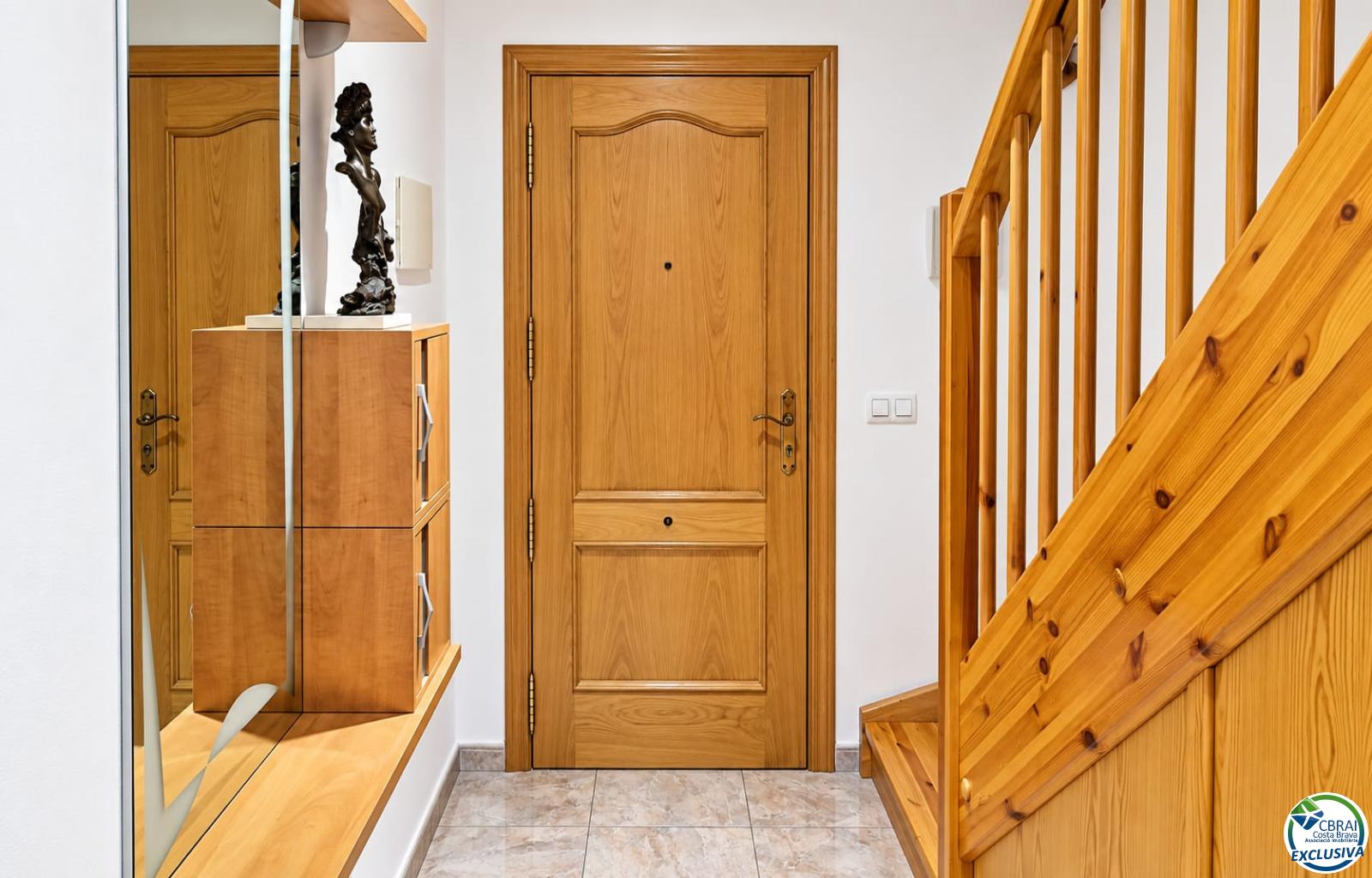 3-Bedroom Duplex Penthouse with Spacious Terraces, Swimming Pool and Parking - Centre - Ref. CBR6677 - photo 5