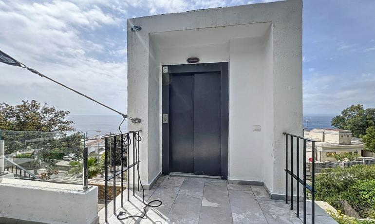 Exclusiva propietat a Cala Almadrava – Roses | Vistes panoràmiques i privacitat inigualable
