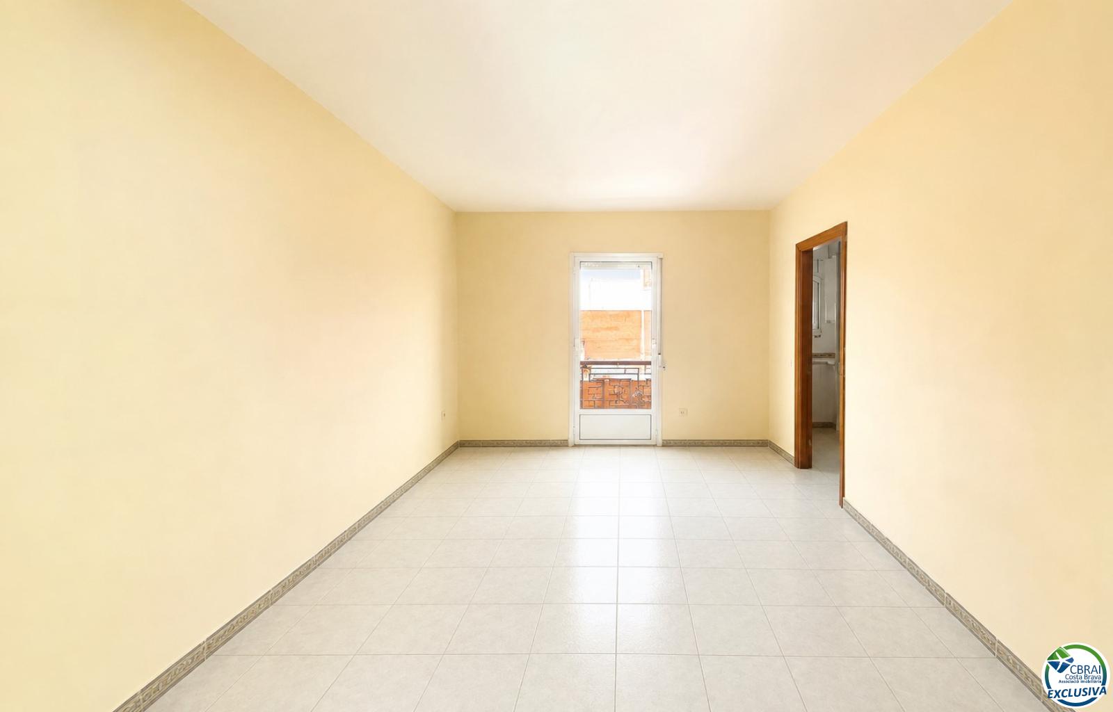 2-bedroom flat with 3 terraces – 79 m² - Casc Urbà - Ref. CBR6619 - photo 2