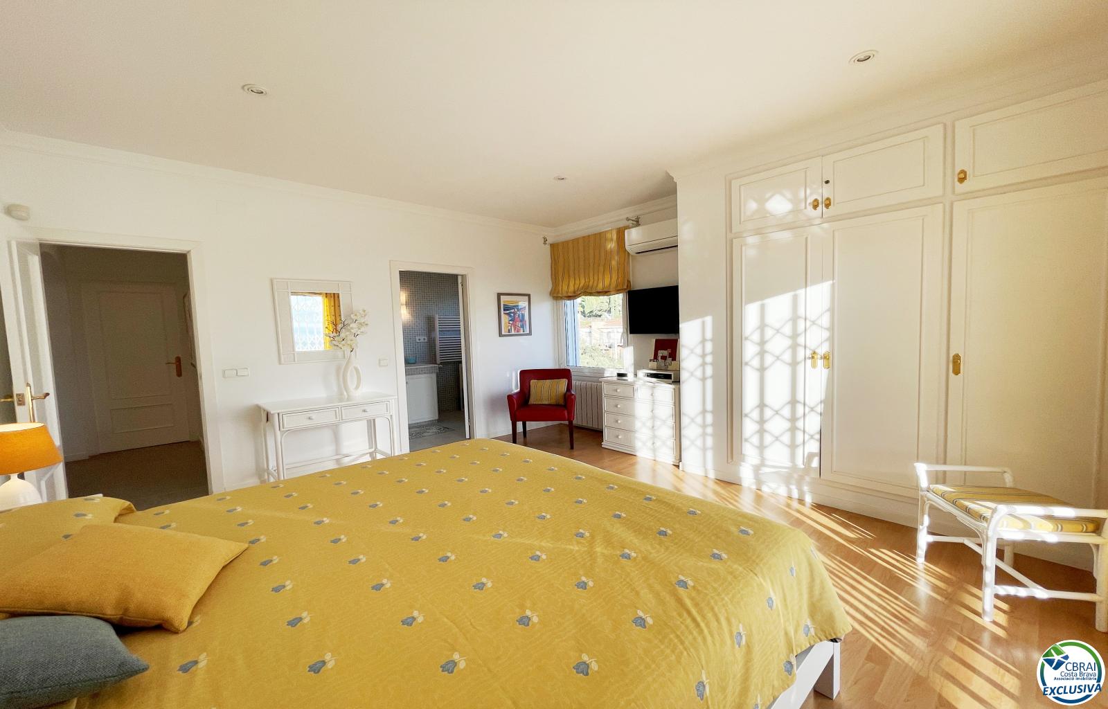 PANORAMIC VILLA WITH SEA VIEWS, PRIVATE POOL AND LARGE PLOT IN MAS FUMATS - Ref. CBR6372 - photo 16