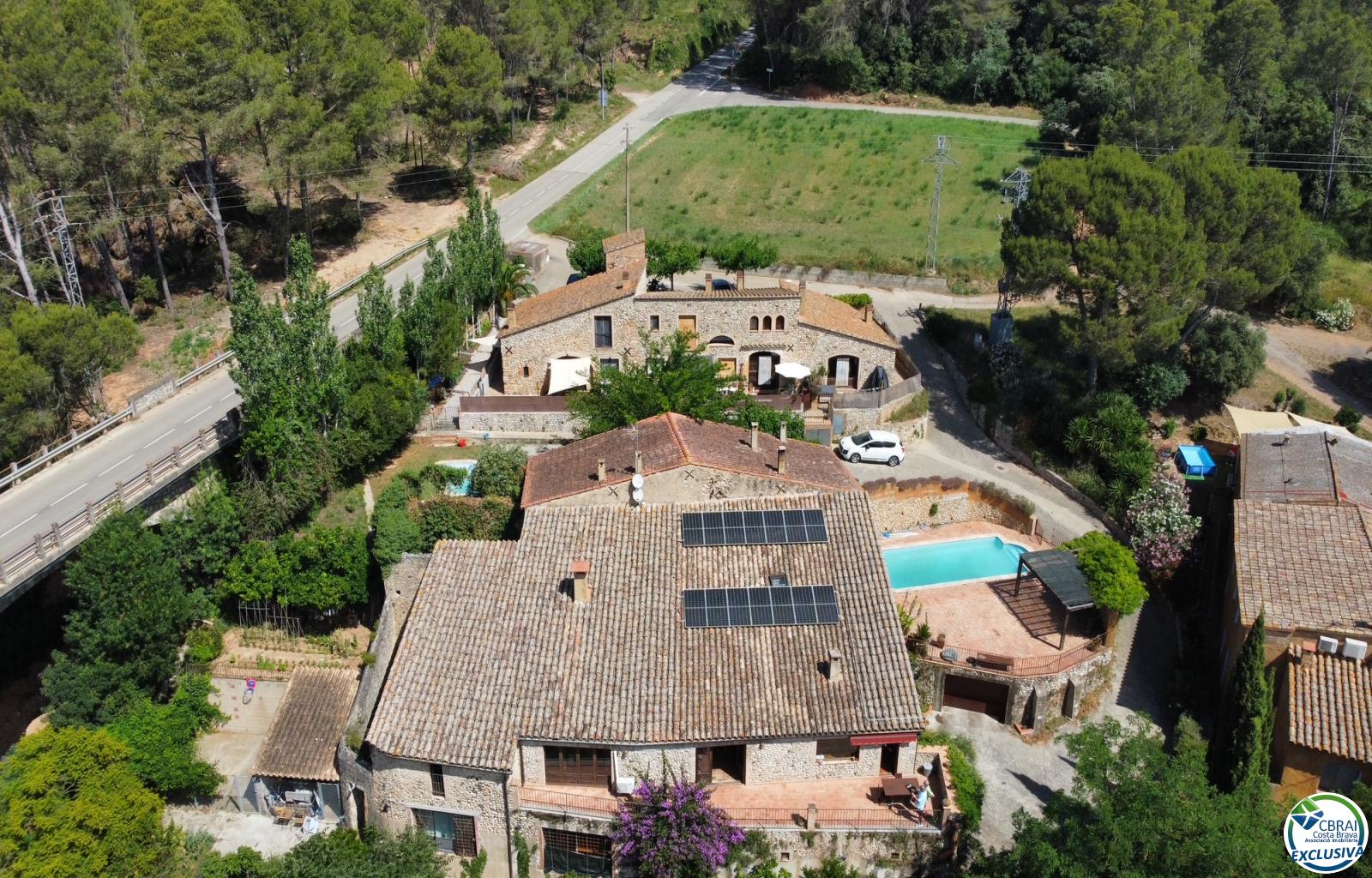 Exclusive Historic Estate in Alt Empordà with 7 Residences, Rural Tourism Licence and Established Profitability - Casc urbà - Ref. CBR6515 - photo 4