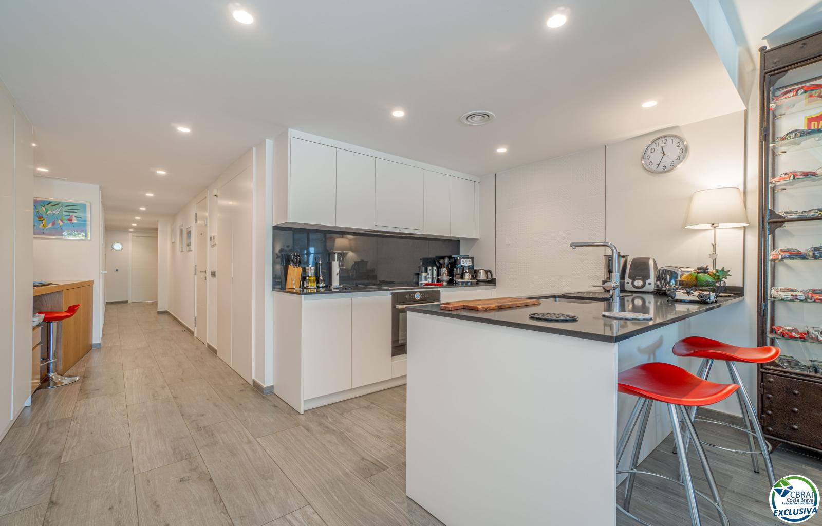 Magnificent Seafront Apartment - Centre - Ref. CBR5993 - photo 13