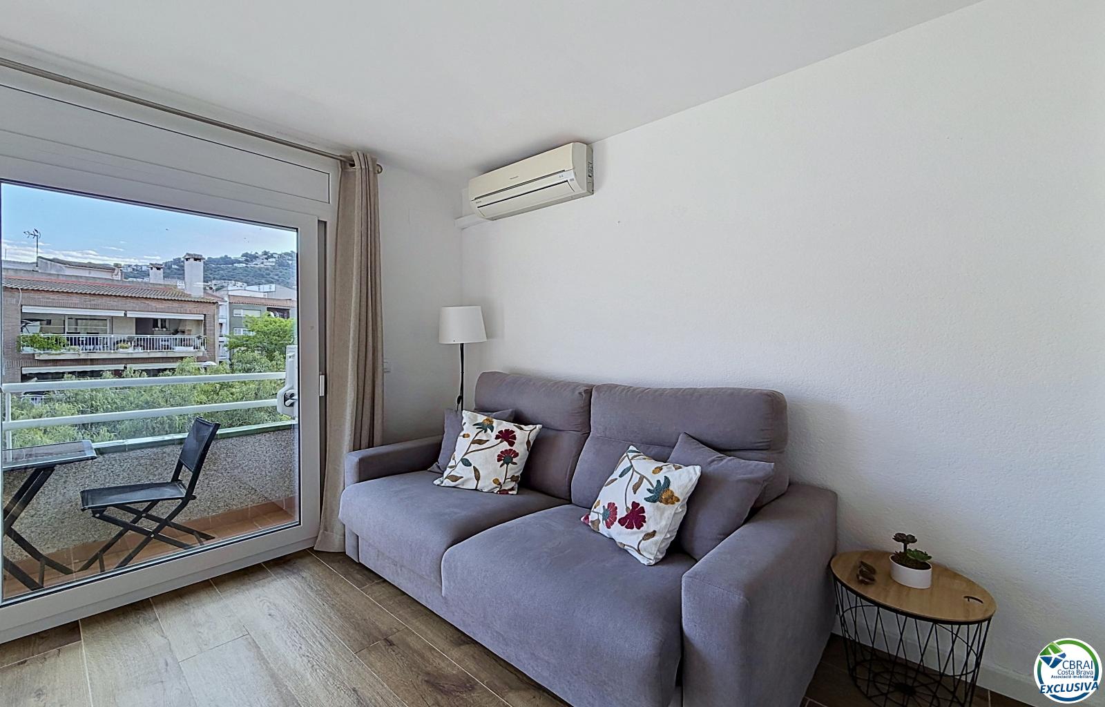 Renovated apartment with tourist license in the center of Rosas, 150m from the beach - Centre - Ref. CBR6548 - photo 11