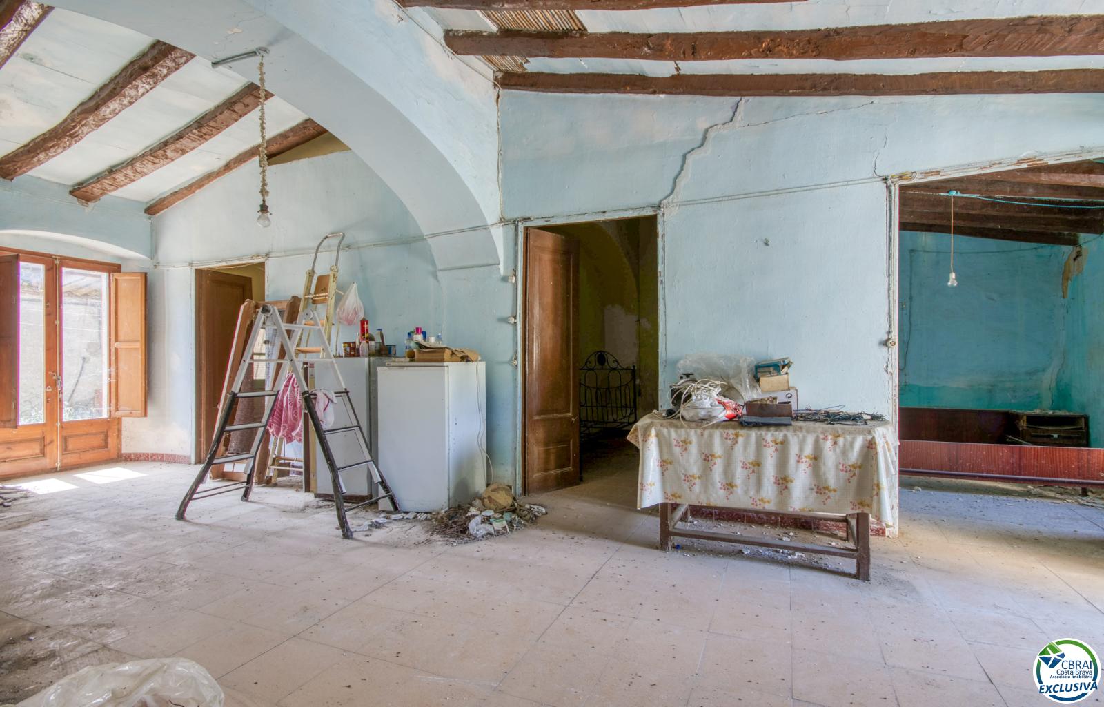 Authenticity and Potential: Village House with "Voltes Catalanes" in the Heart of Palau-saverdera - Centre - Ref. CBR6447 - photo 9