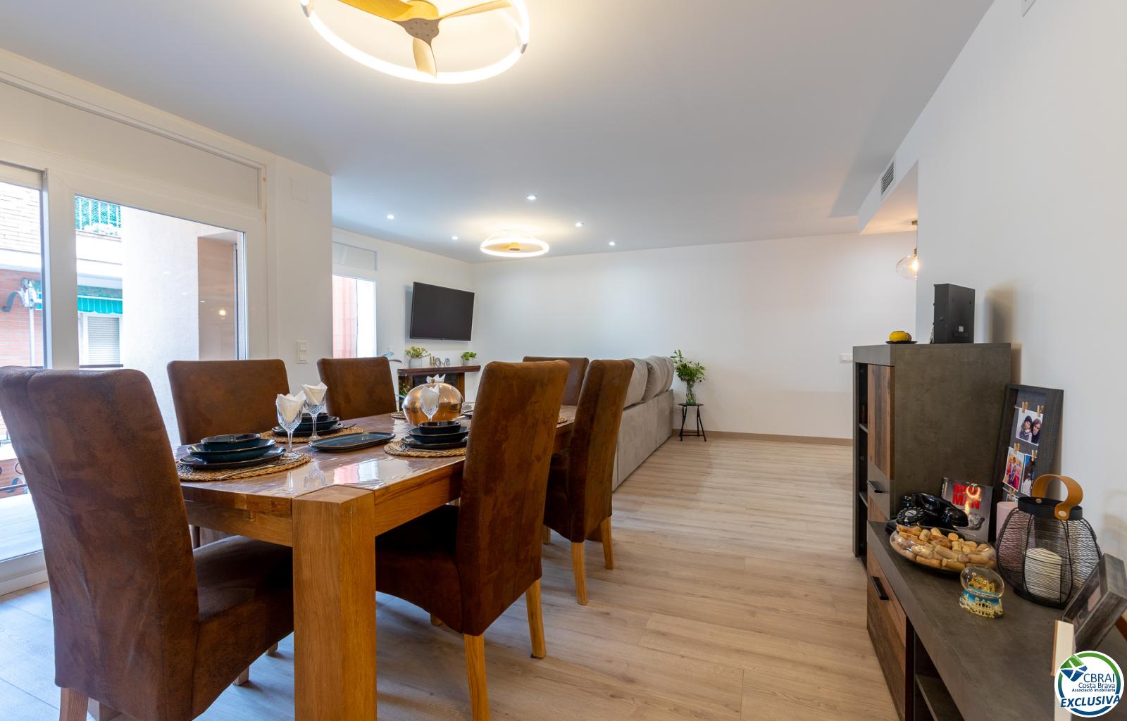 Renovated apartment with 3 bedrooms 100 m from the beach in Roses. - Centre - Ref. CBR6355 - photo 10