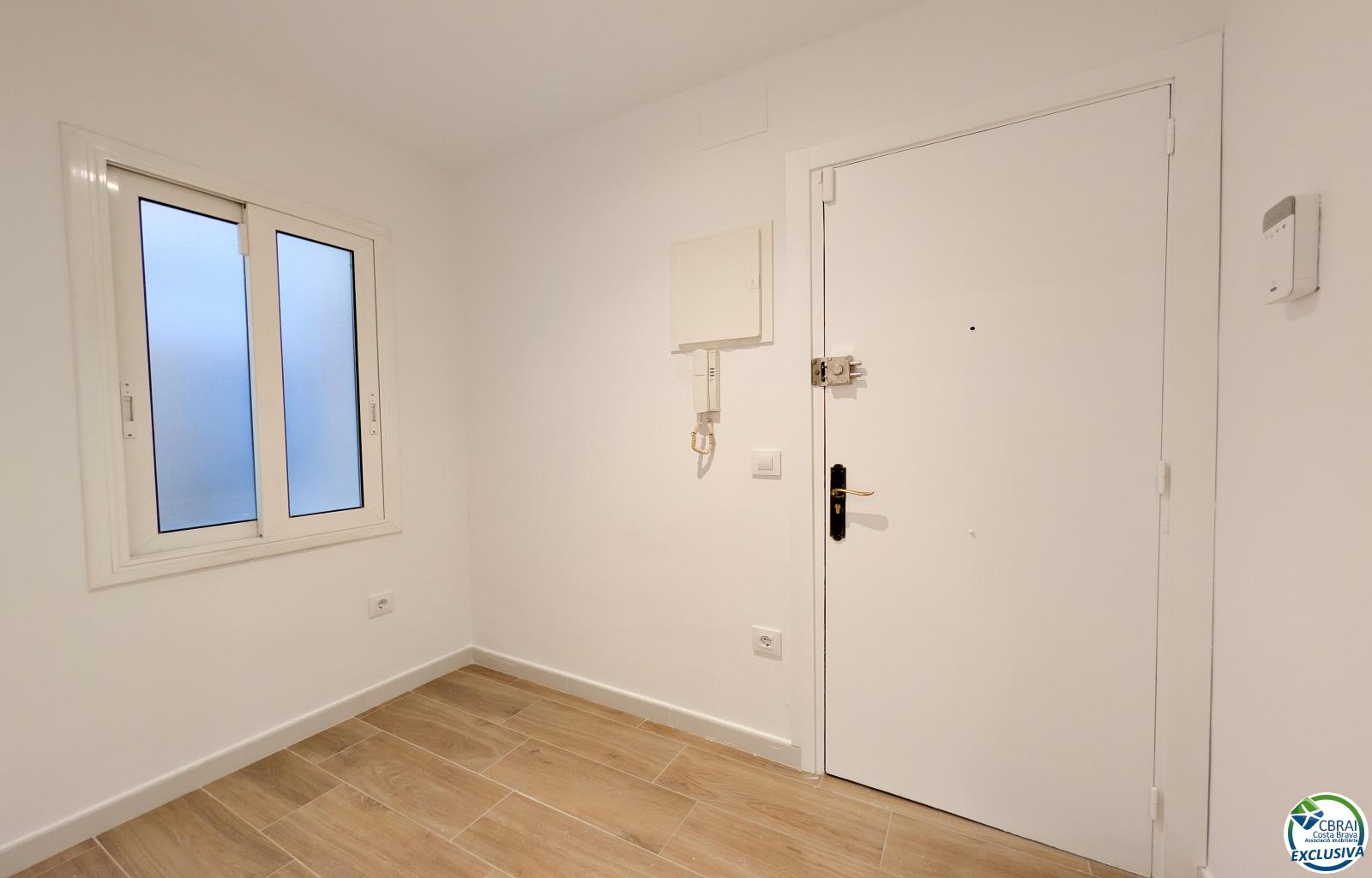 Renovated apartment with elevator, 500 m from the beach and next to the Renfe station - Portbou - Ref. CBR6611 - photo 9