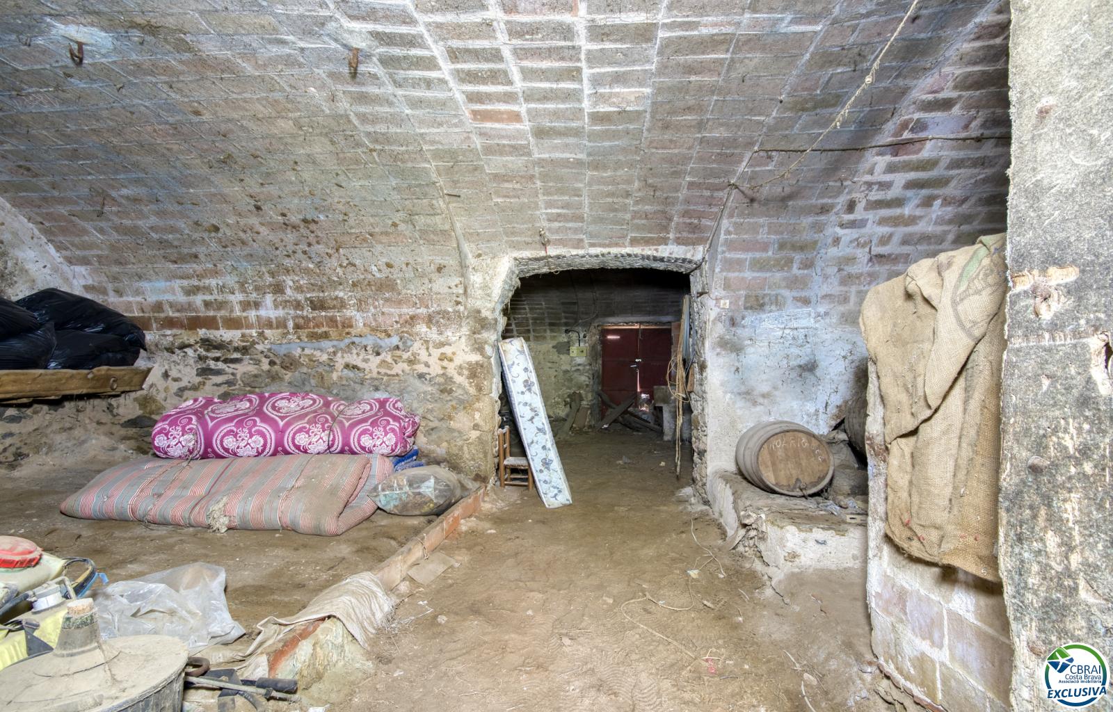 Authenticity and Potential: Village House with "Voltes Catalanes" in the Heart of Palau-saverdera - Centre - Ref. CBR6447 - photo 25