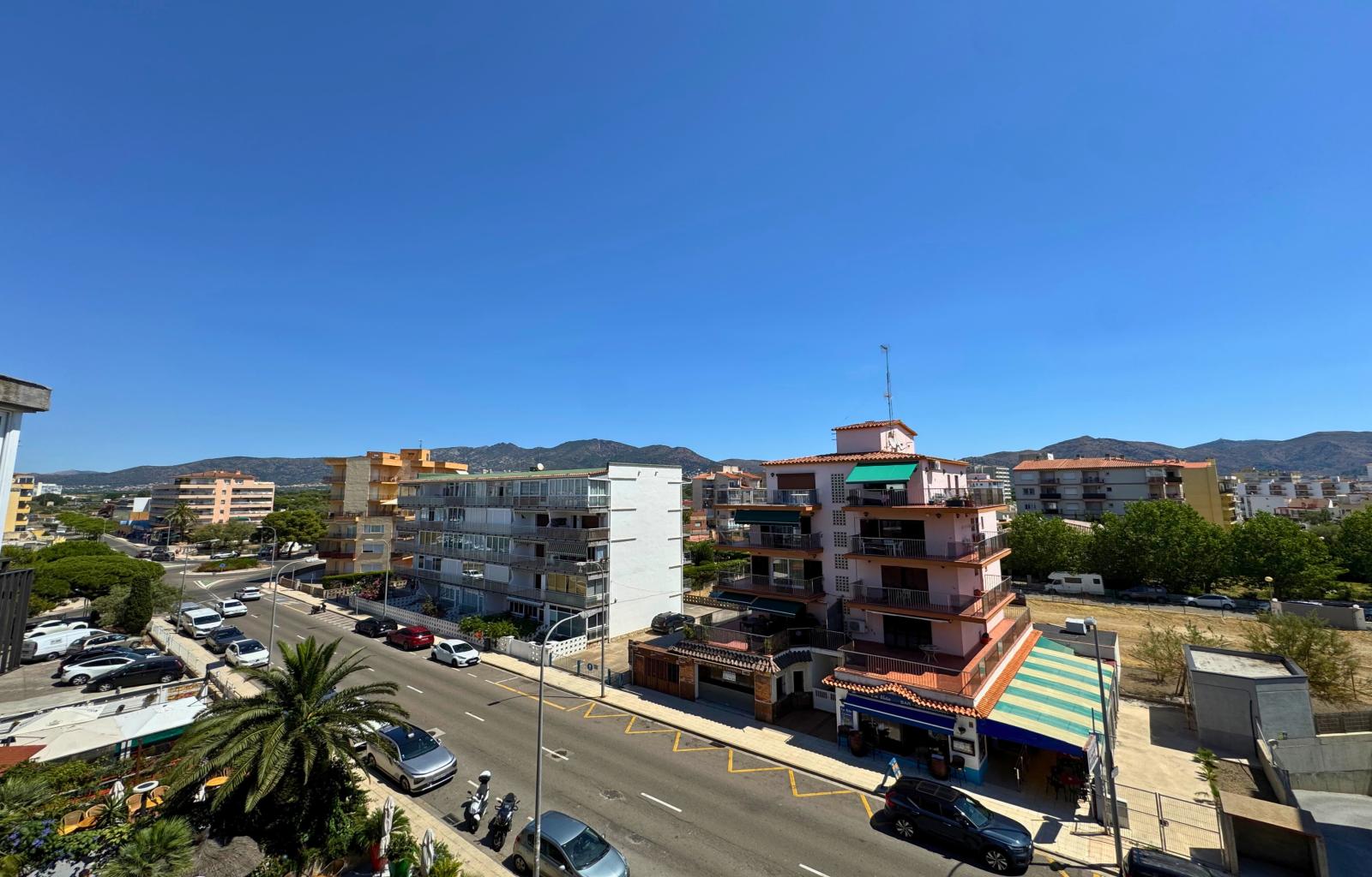 Bright Apartment with Terrace — Top Floor, Santa Margarita, Roses - Santa Margarida - Ref. CBR6592 - photo 4