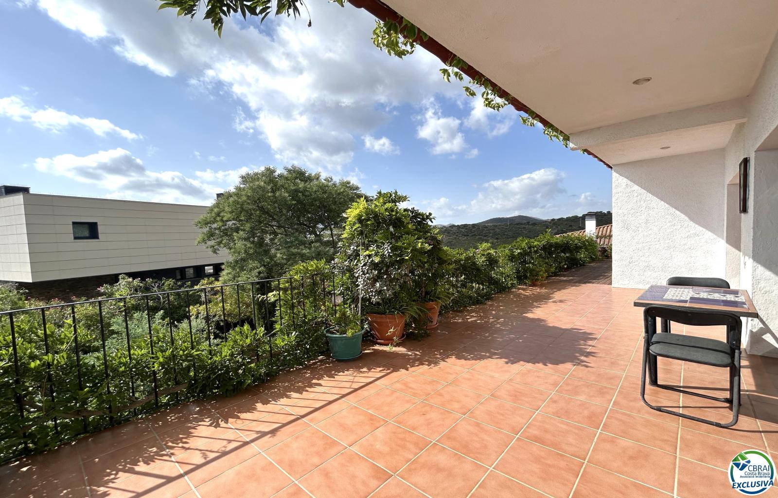 House in Llançà with a tourist license, sea views, and just a few meters from the beach. - Grifeu - Ref. CBR6637 - photo 18