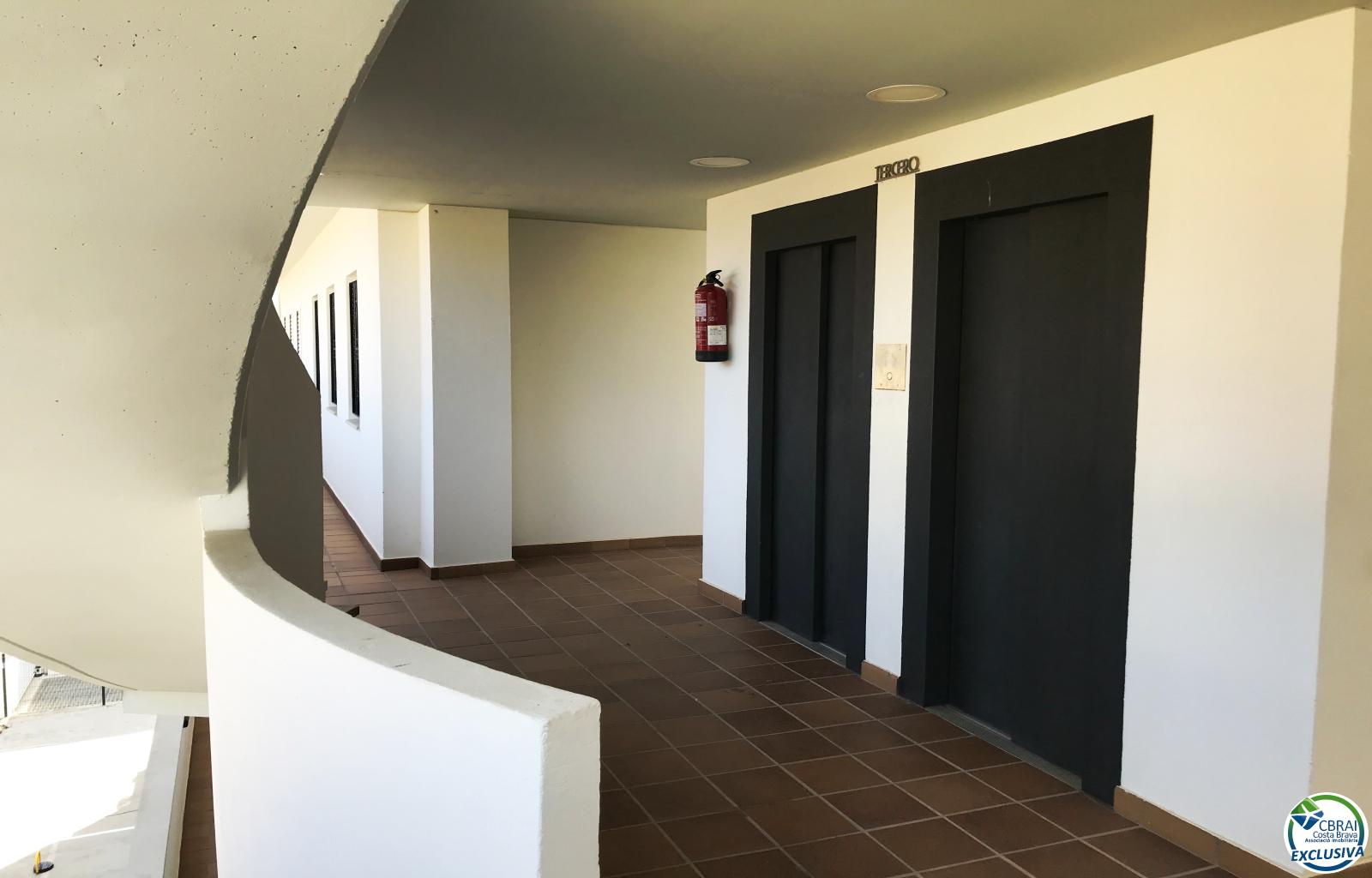 3 bedroom apartment with pool and private parking in Santa Margarita Roses - Santa Margarida - Ref. CBR6612 - photo 23