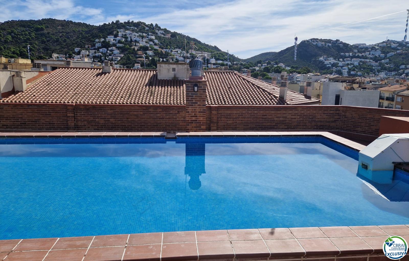 3-Bedroom Duplex Penthouse with Spacious Terraces, Swimming Pool and Parking - Centre - Ref. CBR6677 - photo 22